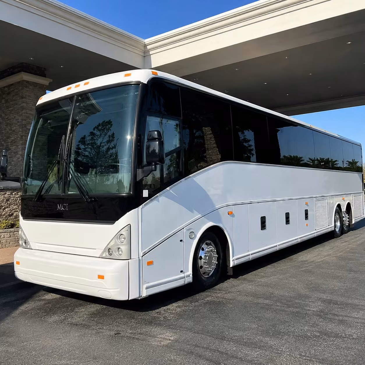 shuttle your irving workforce between las colinas offices and dfw airport without the headache